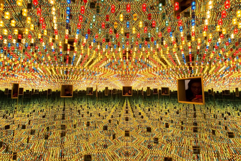 A Look Inside Yayoi Kusamas Infinity Mirrors Exhibit In Los Angeles Wtf Is Plugd